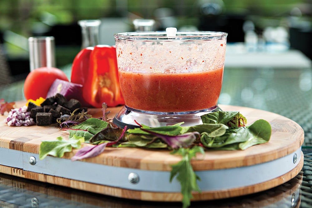 Healthy-Veggie-Juice-Oxygen Gazpacho With Tuna Salad
