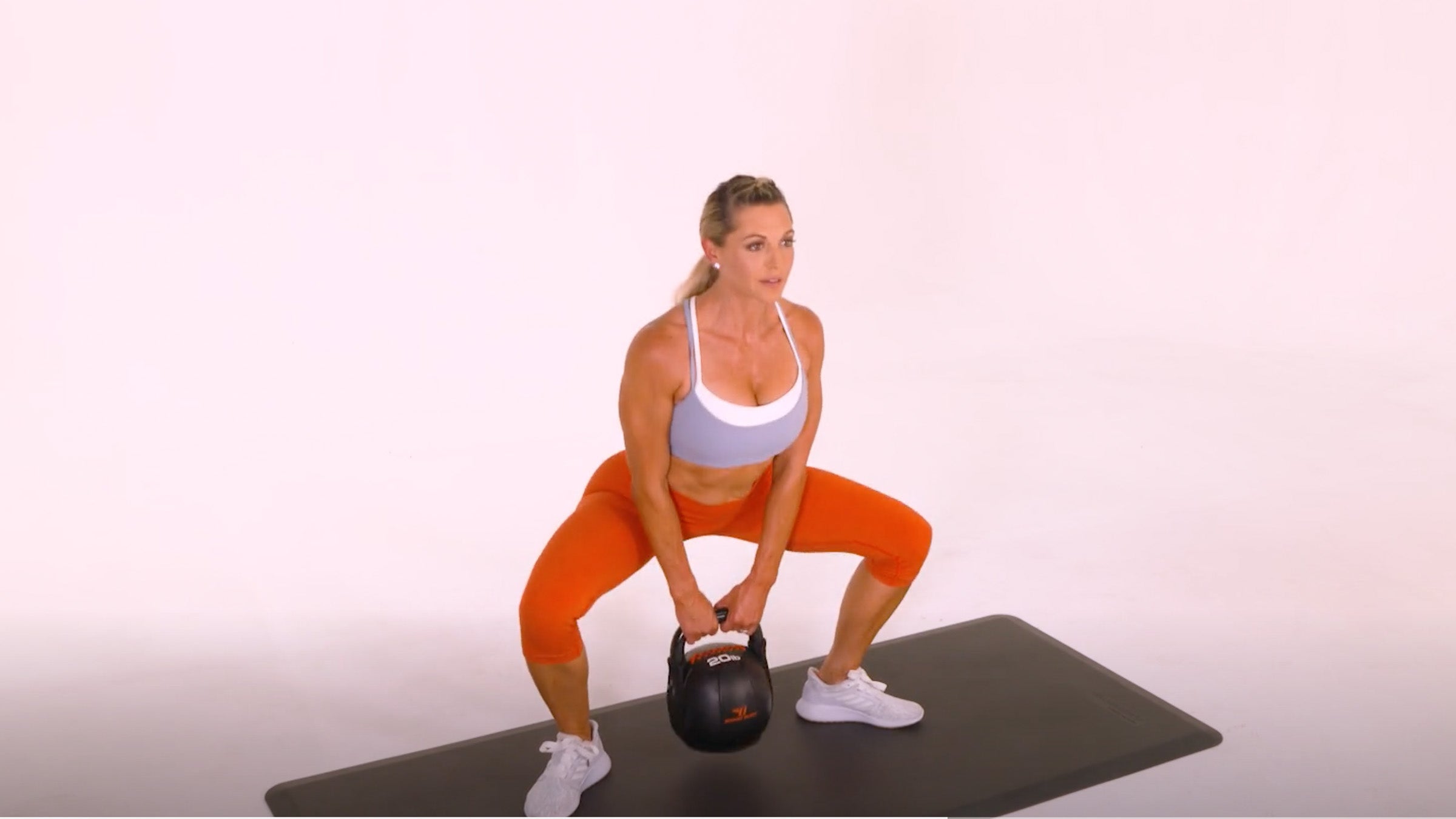 Kettlebell Sumo Squat Oxygen Mag