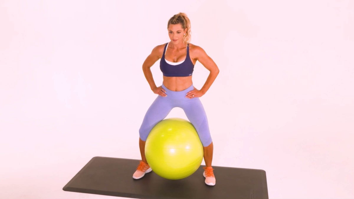 StabilityBall Standing InnerThigh Squeeze Oxygen Mag
